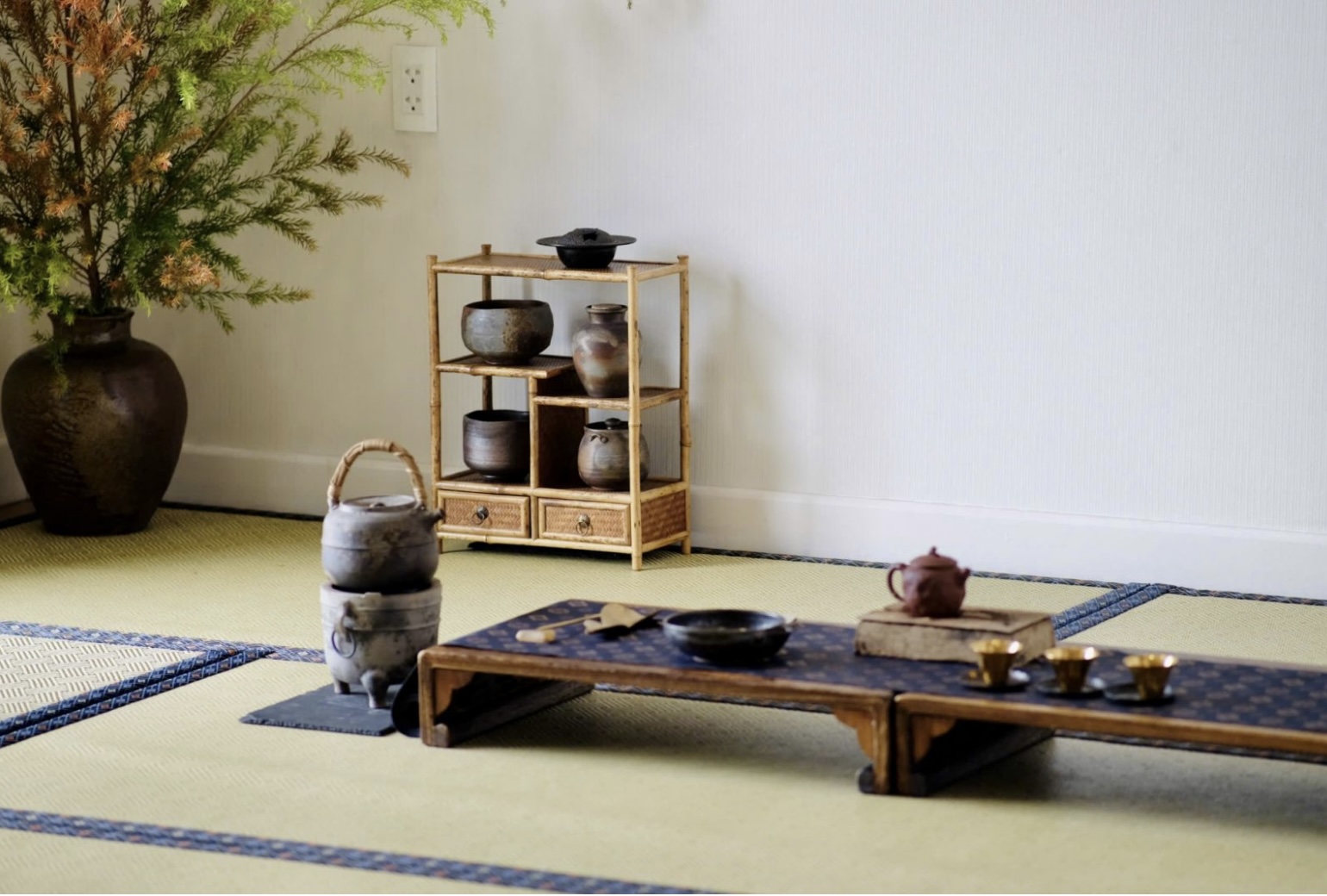 NINH (Studio & Teahouse) nơi tôi kể câu chuyện Bình Yên và Trà 